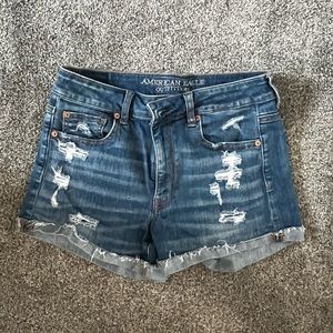 American eagle distressed short. Size 8 stretch